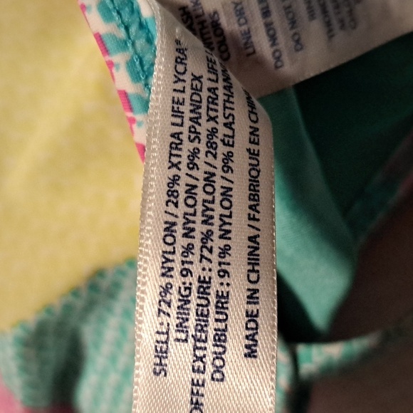 Vineyard Vines girls size xs or 5/6 whale designed swim top - Picture 3 of 4